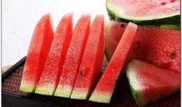 伊犁女吃瓜,一场别开生面的夏日盛宴