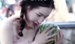 校花级别女神吃瓜,校园风云再起！