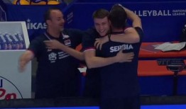 荷兰塞尔维亚足球比分,足球比分揭晓！”