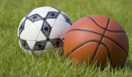 足球和篮球衣服对比分析,功能与风格的碰撞对比