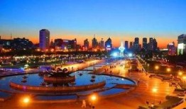 泉城广场跨年吃瓜,全民共享瓜果盛宴