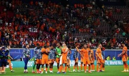 今天足球队比赛的比分,“激战正酣！今日足球队比赛精彩瞬间回顾”