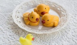 带你吃瓜小黄鸭饼干,甜蜜滋味尽在口中