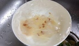 吃海蜇可以吃瓜吗,吃海蜇时，瓜果相伴的奇妙体验