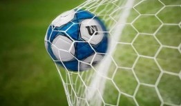 足球粤语解说曼联比分