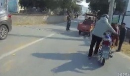 吃瓜引起的车祸