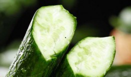 为啥吃蜜瓜嘴巴涩,揭秘为何吃蜜瓜嘴巴会涩